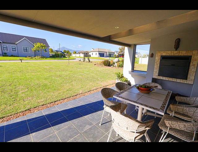 3 BEDROOM HOUSE FOR SALE IN BLUE MOUNTAIN VILLAGE